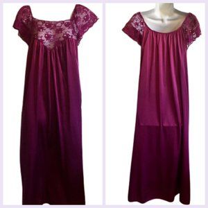 Val Mode Nightgown Full Length Purple Lace Medium Vintage 1980s